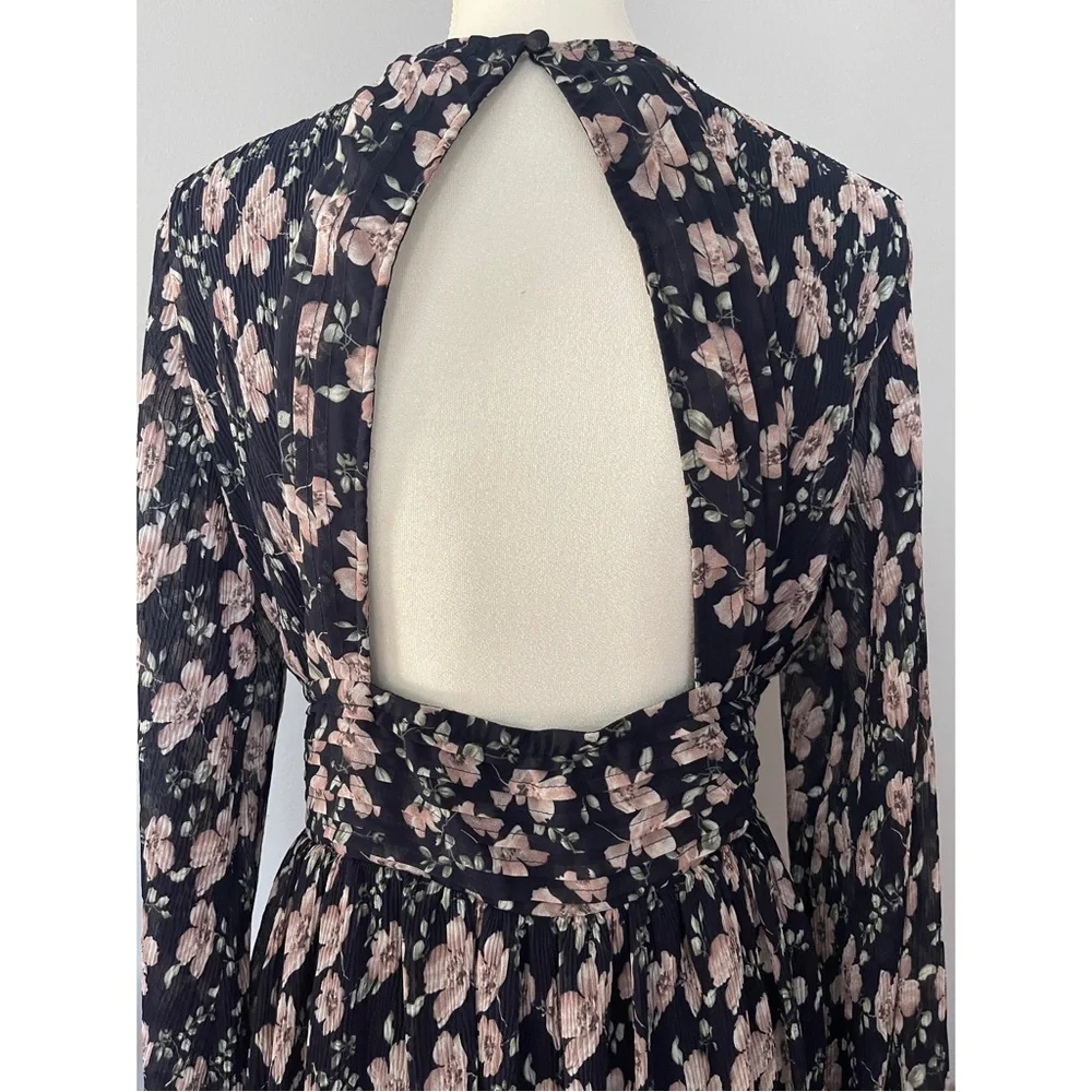 Lulu’s floral dress - Picture 5 of 7